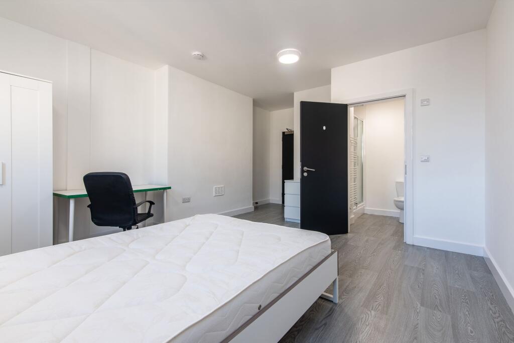 Apartment in Nottingham, Rainbow Quarter, St Ann's - View 5