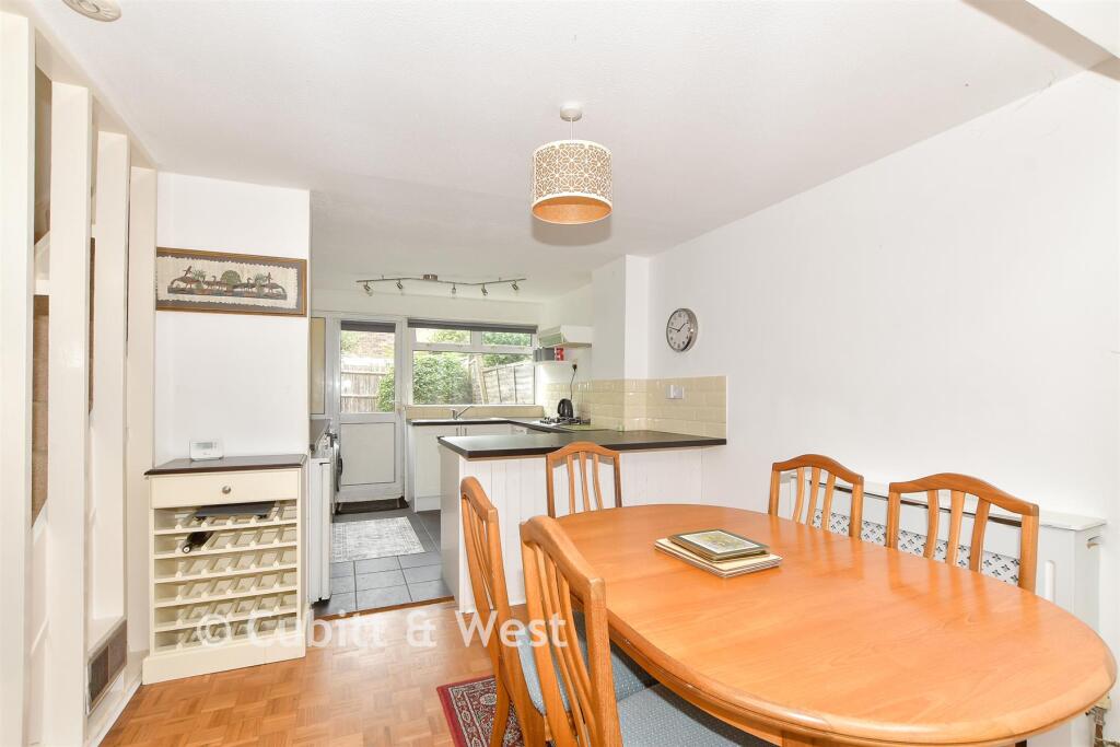 House in Crawley, Worth - View 4