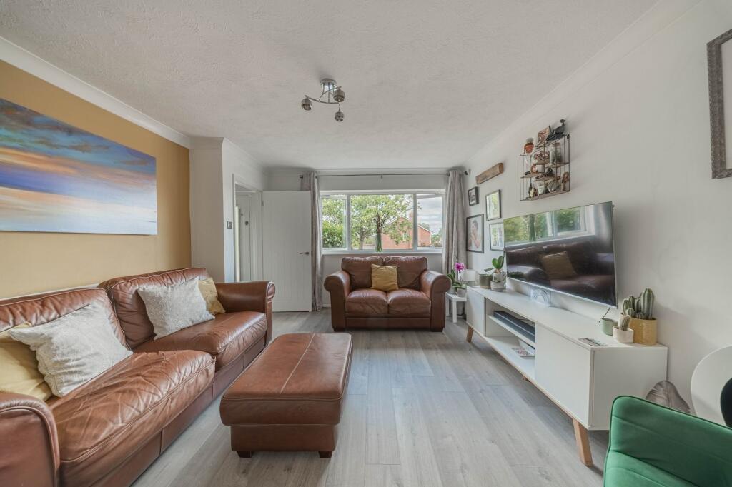 House in Haywards Heath - View 4