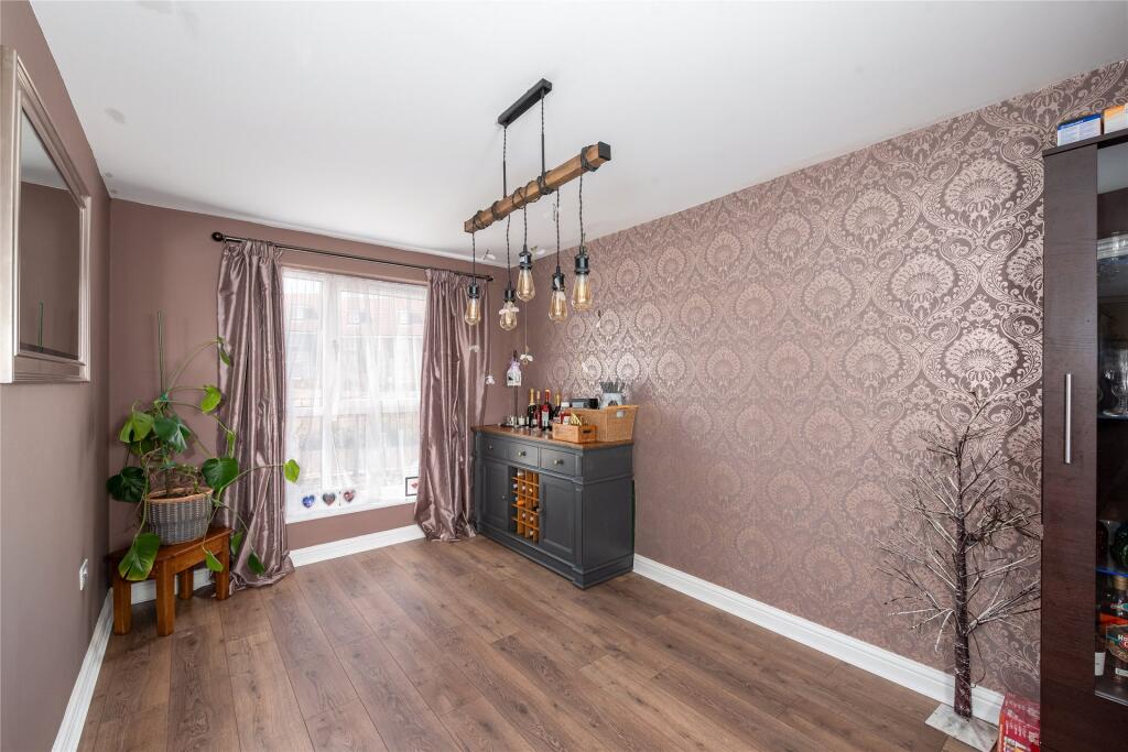 House in Milton Keynes, Whitehouse - More