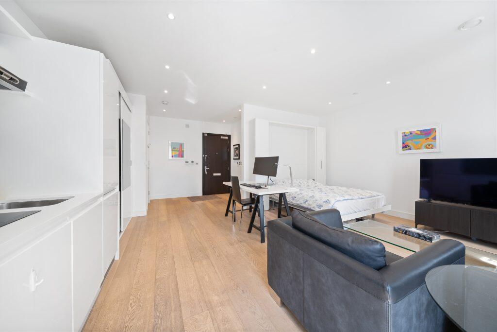 Studio flat for rent