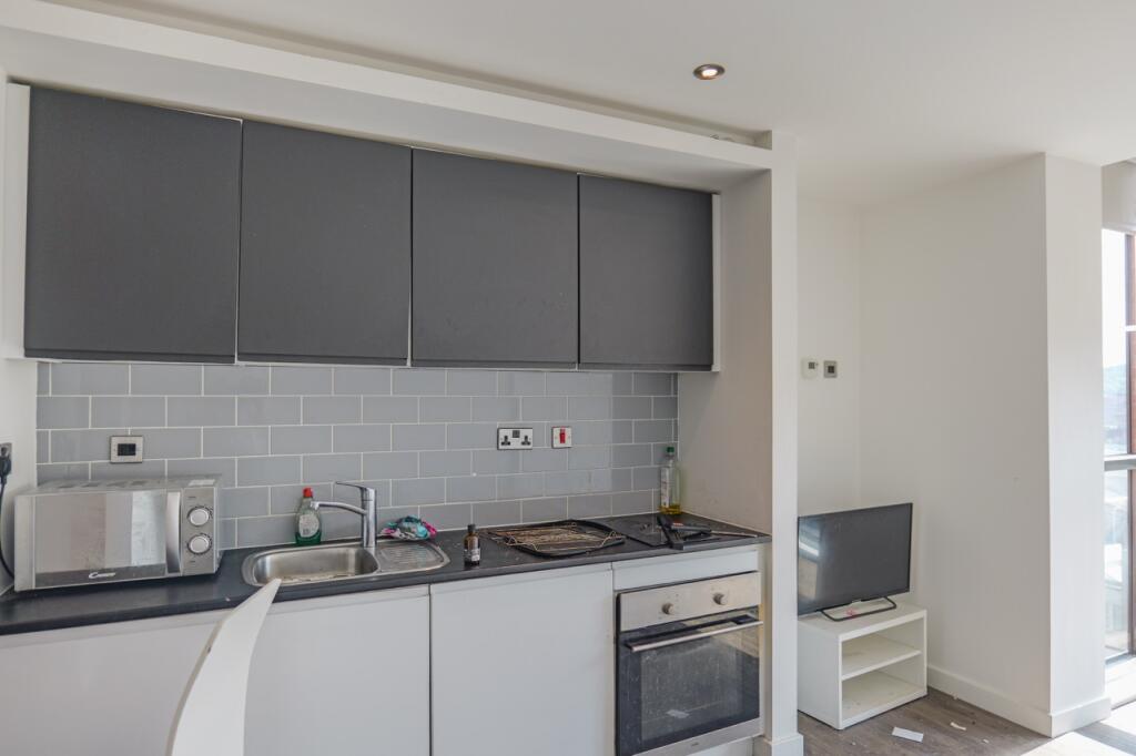Apartment in Sheffield, South Yorkshire - View 4
