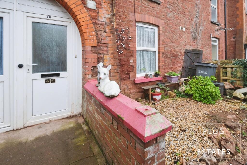 1-bed flat on Merritt Flats, Totnes Road, Paignton, £65,000