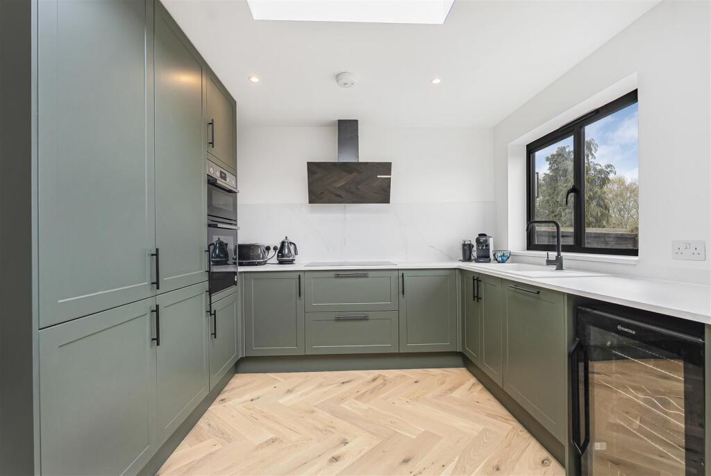 House in Hertford, Foxholes - View 2