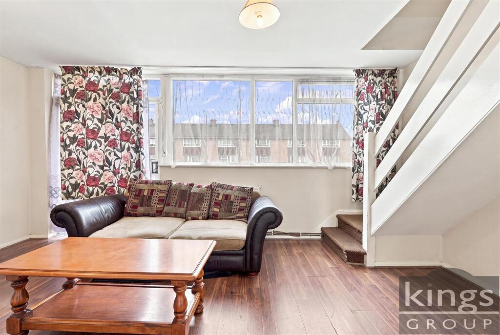 Apartment in Enfield, Enfield Wash, Southbury - View 4