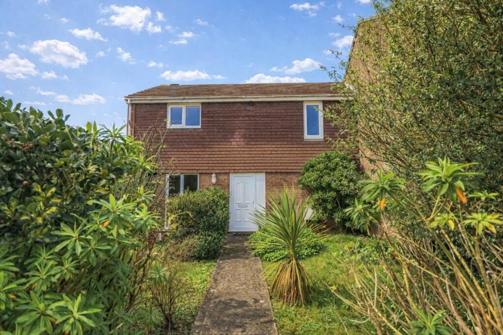 3-bed semi-detached on Snowdon Vale, Hillside, £245,000