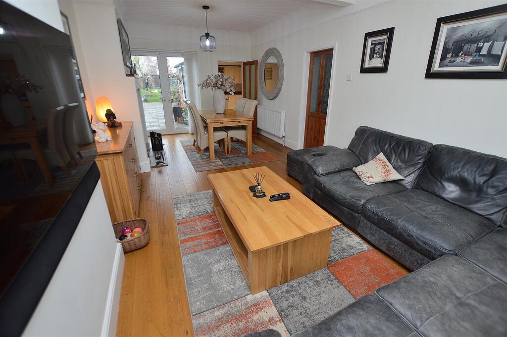 House in East Lindsey, Woodhall Spa - More