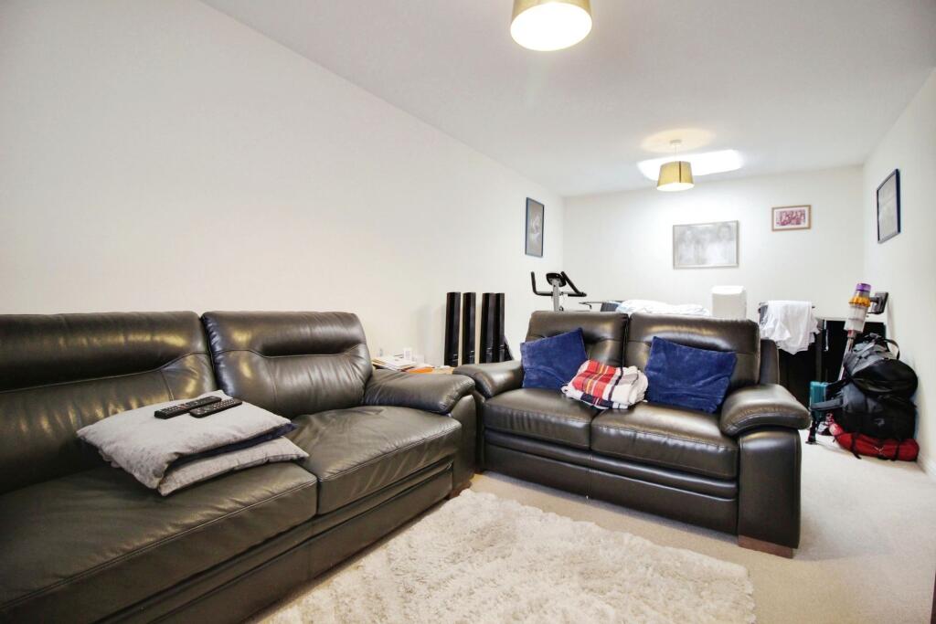 House in Swindon, Central Swindon North - View 4