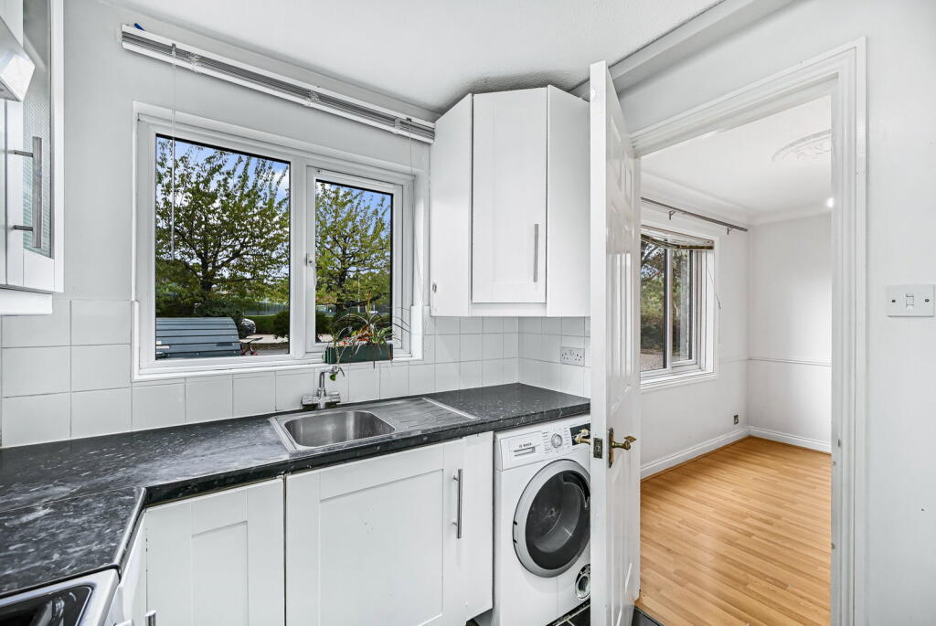 Apartment in Enfield - More