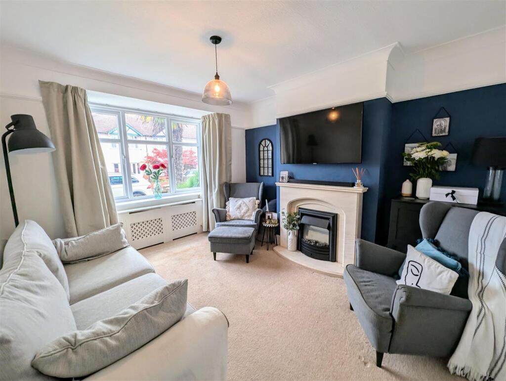 House in Hereford, Herefordshire - More