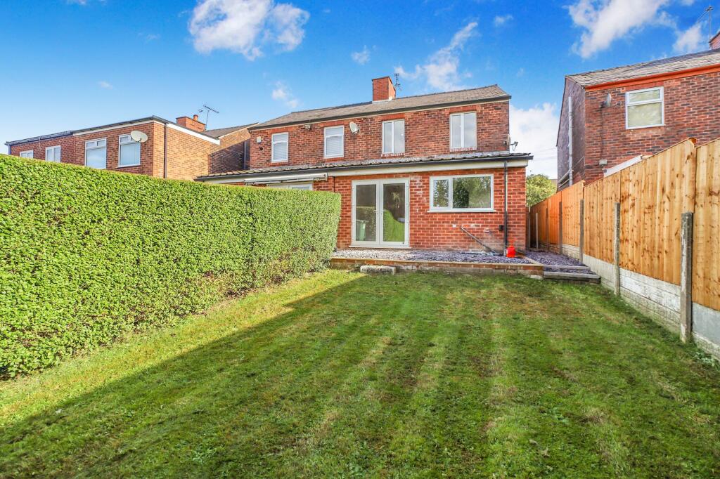 House in St Helens, Chadwick Green, Billinge Chapel End - View 4