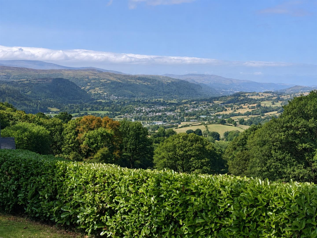 House in Llandudno - View 3