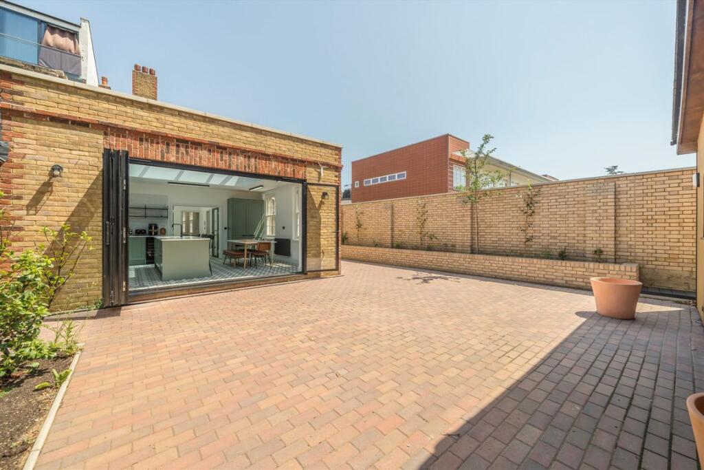 House in London - View 5