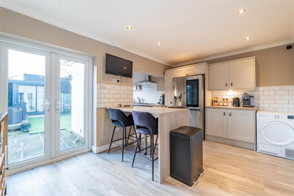 Poplar Avenue, Euxton, Chorley photo 3