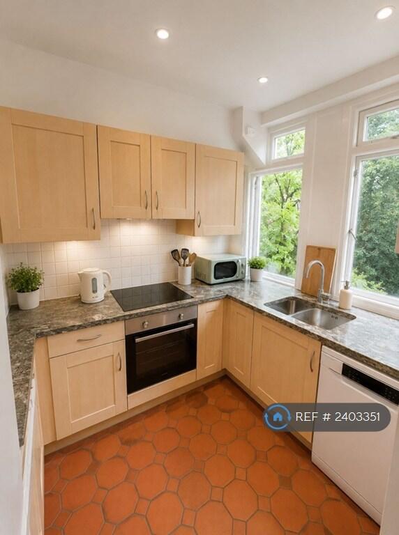 Apartment in London, South Hampstead - View 4