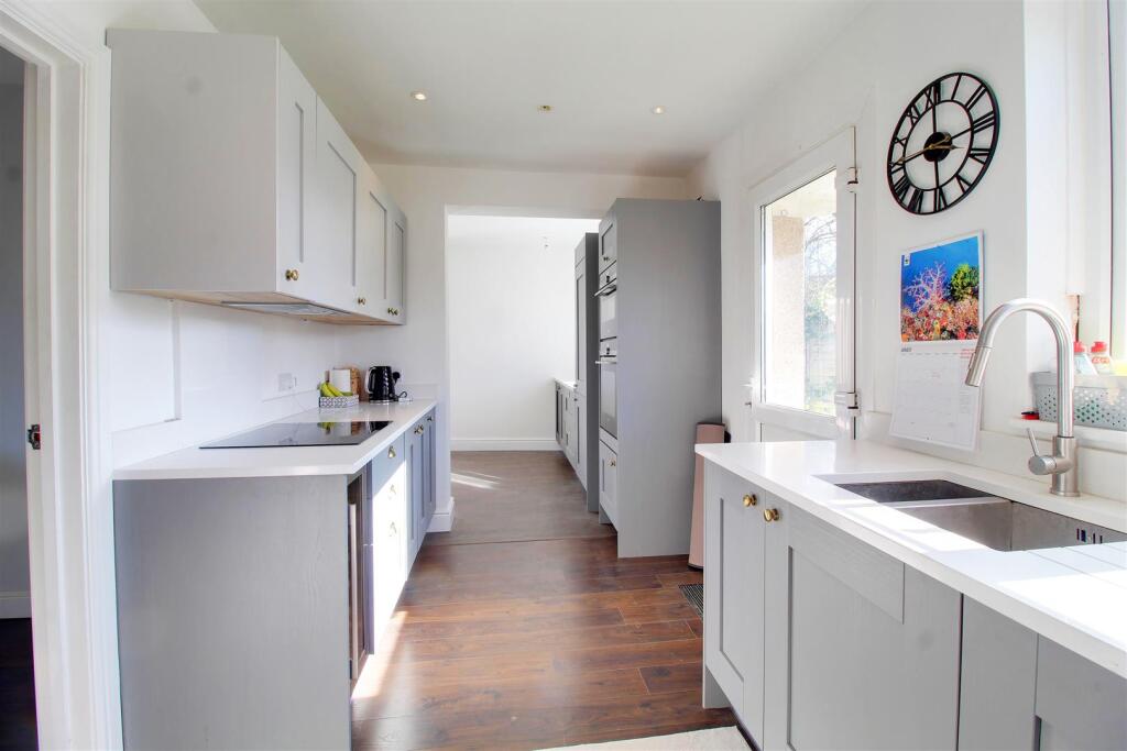 House in Hatfield, North Mymms - More