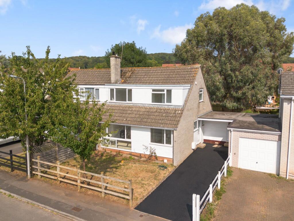 Main image of property: Cobthorn Way, Congresbury, BS49