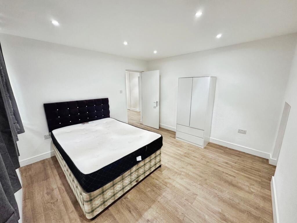 Apartment in Twickenham - View 4