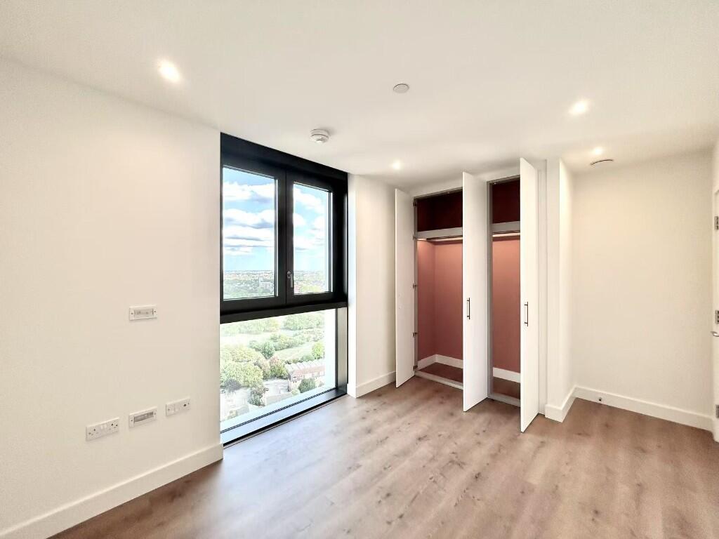 Menara Point, Affinity View, London