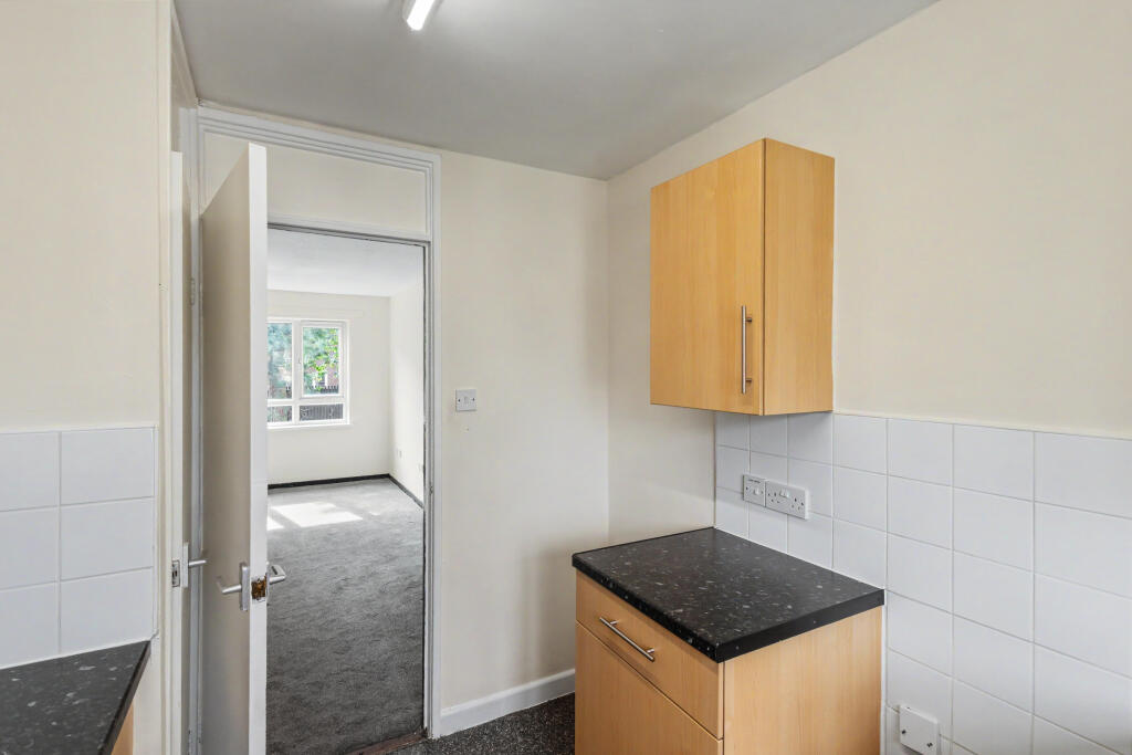 Apartment in Bradford - View 5