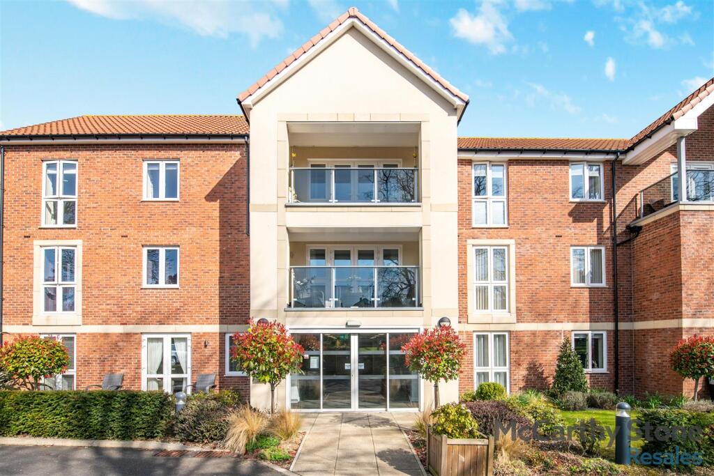 2-bed apartment on Andrews Court, Molescroft Road, Beverley, £310,000