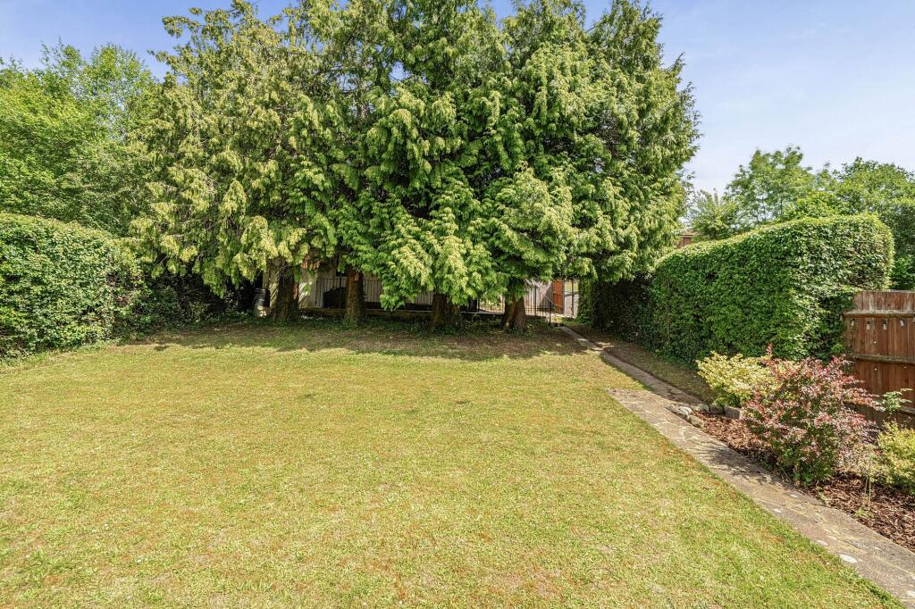 Old Lodge Lane, Purley, CR8 photo 4