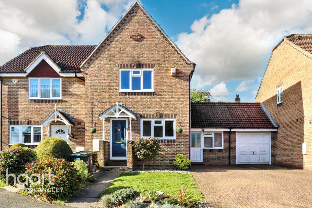 3-bed semi-detached on Stewart Close, Abbots Langley, £615,000