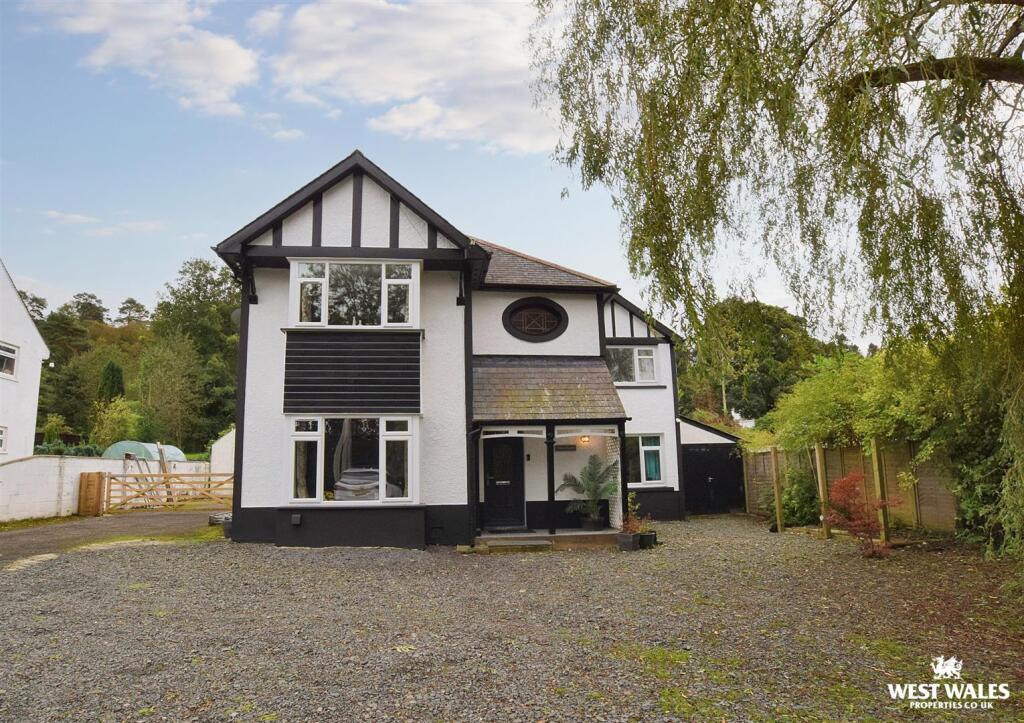 Main image of property: Carmarthen Road, Newcastle Emlyn
