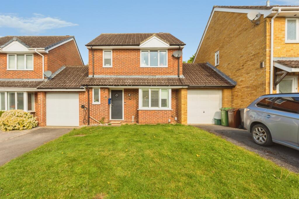 Main image of property: Elwes Close, ABINGDON