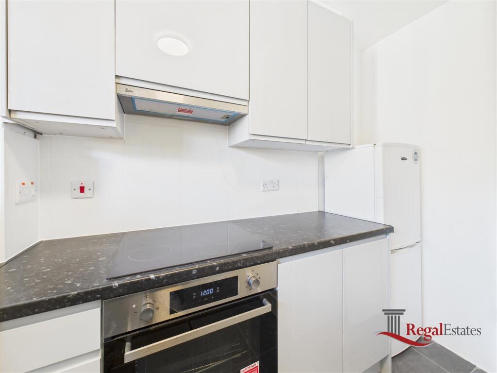 Apartment in London - More