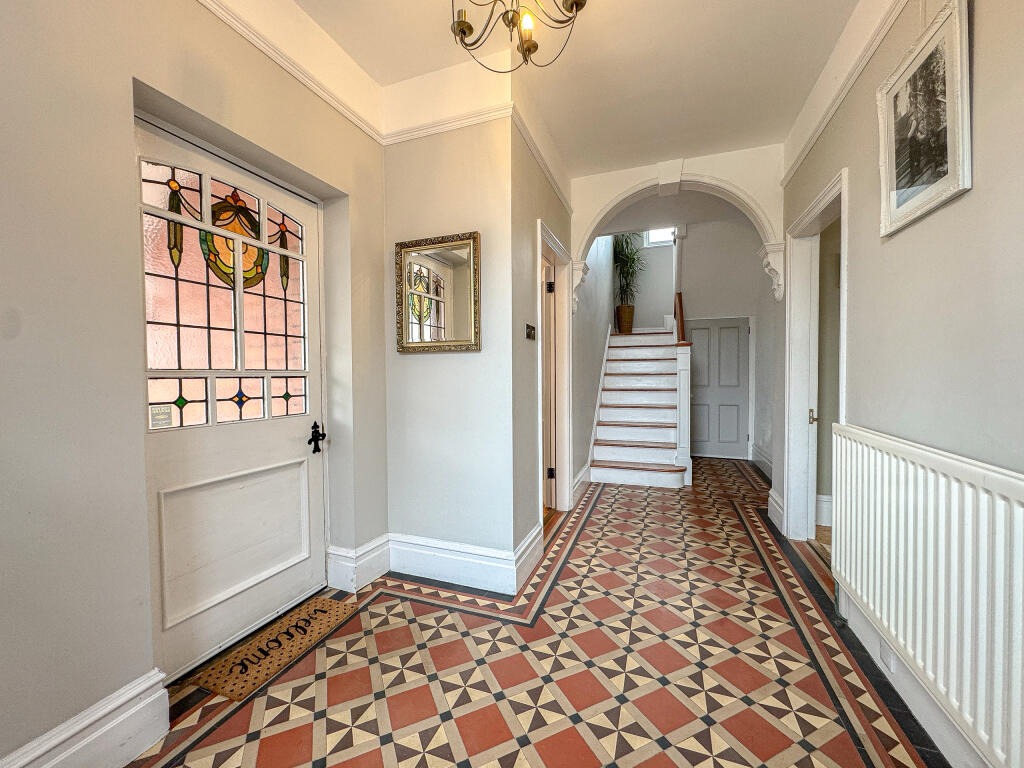 House in Hereford, Herefordshire - View 2