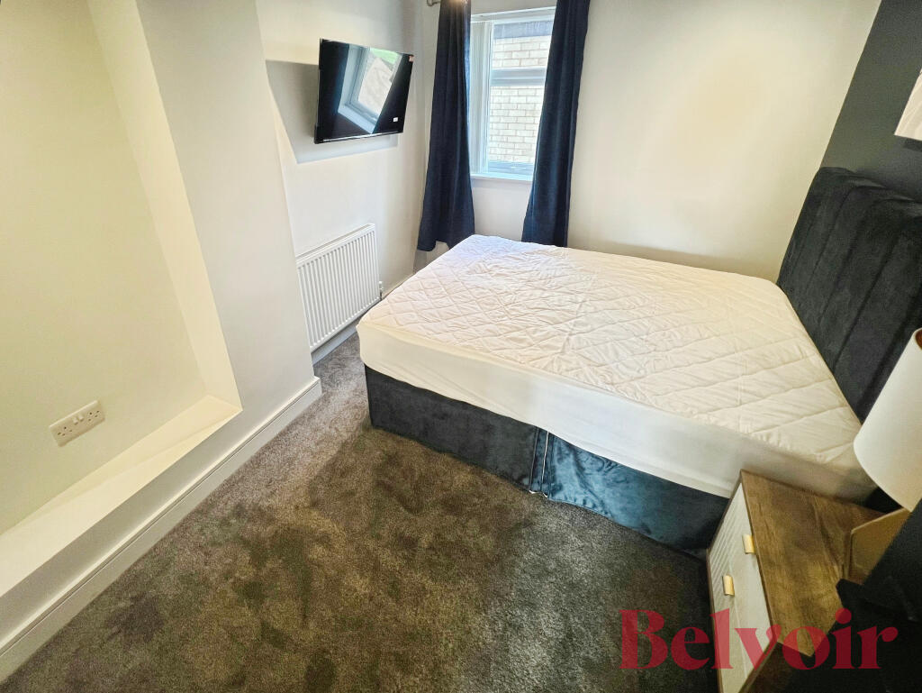Apartment in Stoke-on-Trent - View 5