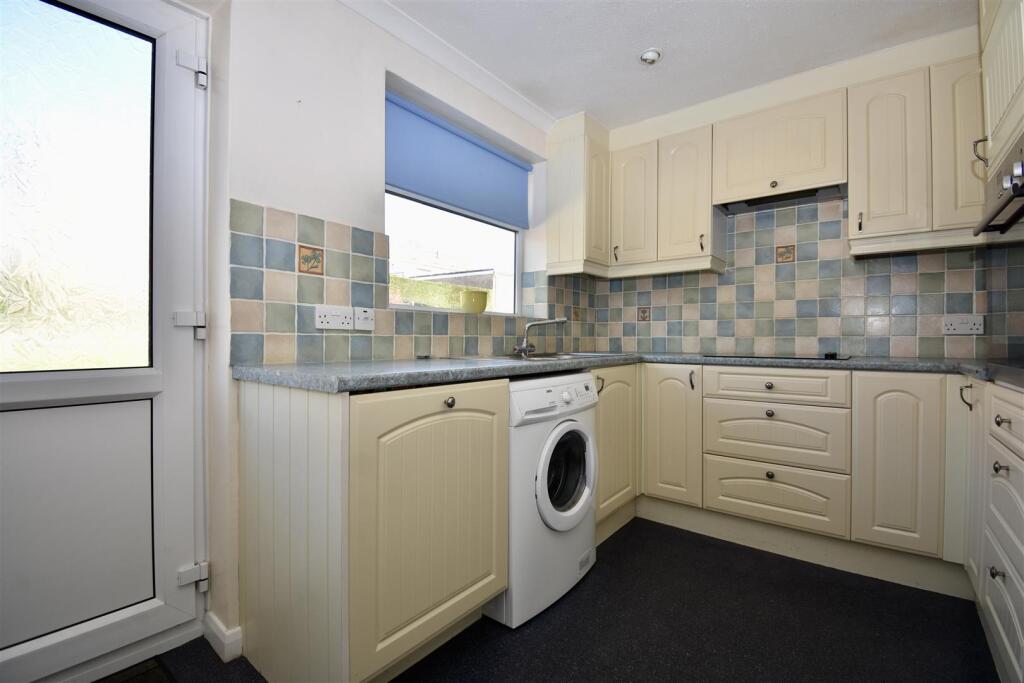 8, Beech Drive, Kirkbymoorside, York photo 3