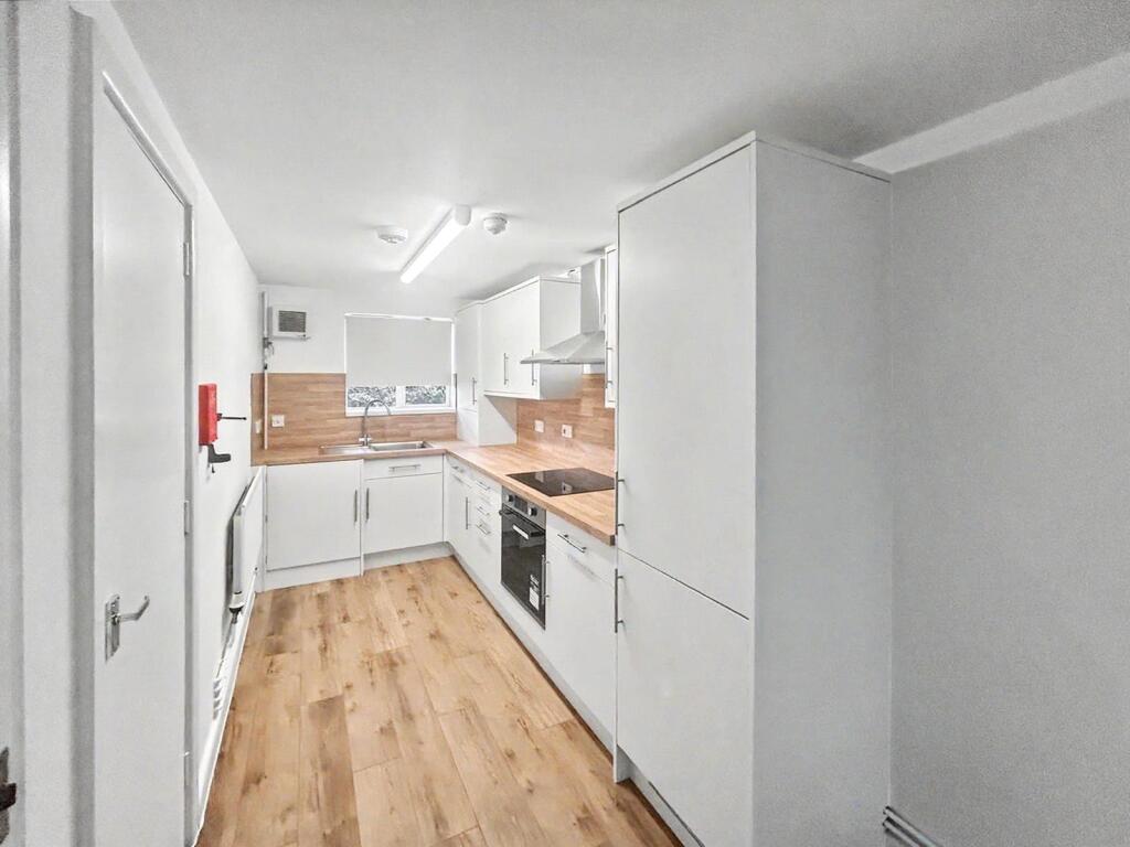 Apartment in Cambridge - View 5