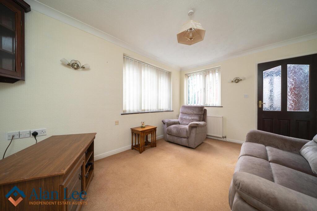 Grovewood Mews, Macclesfield, SK11 6AB photo 2