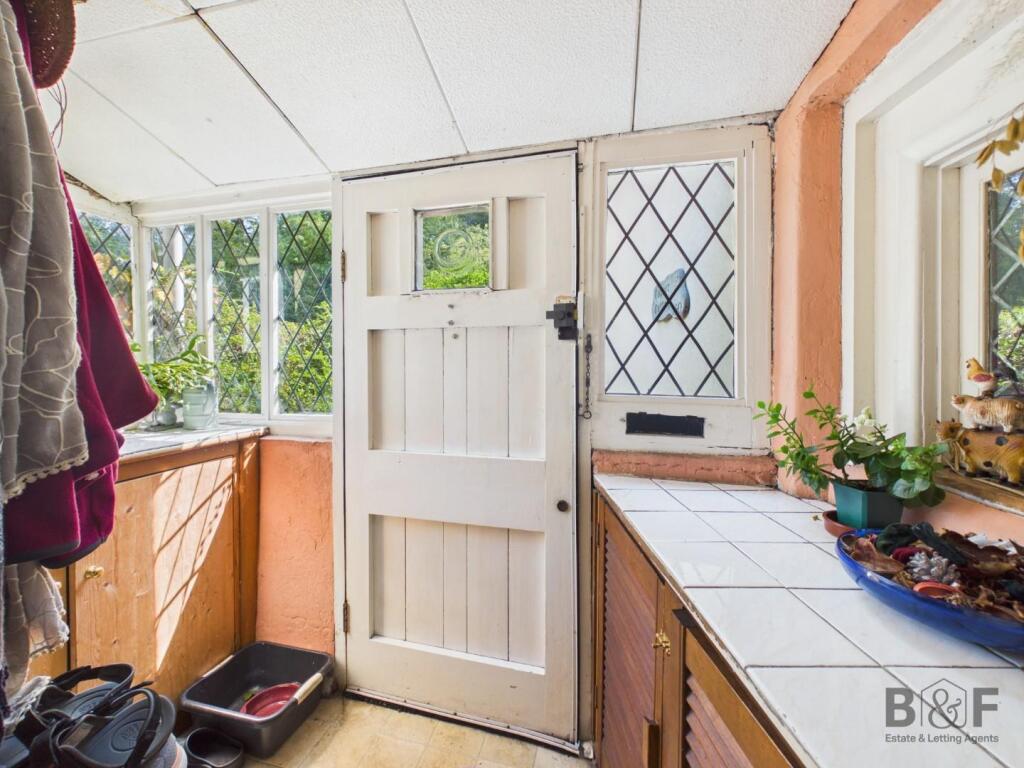 House in Pucklechurch, South Gloucestershire - More