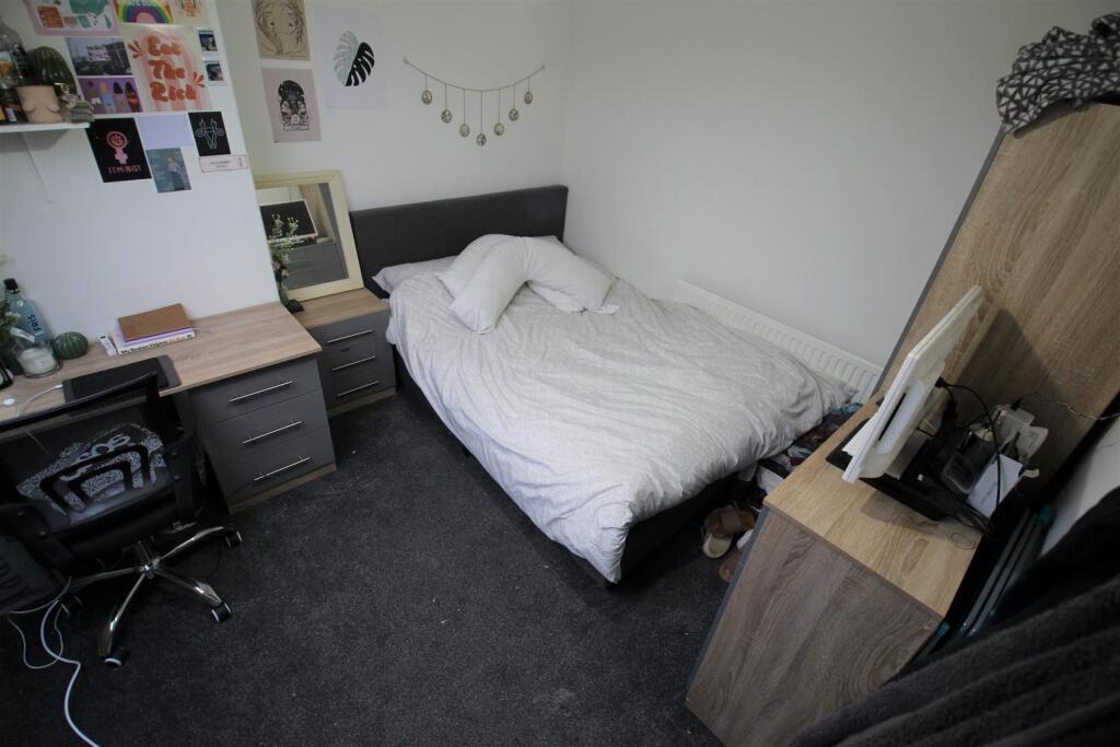 House in Leeds - View 4
