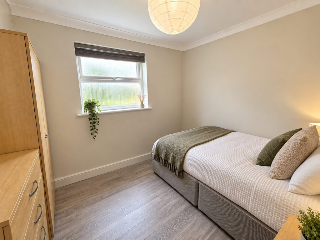 Apartment in Southampton - View 3