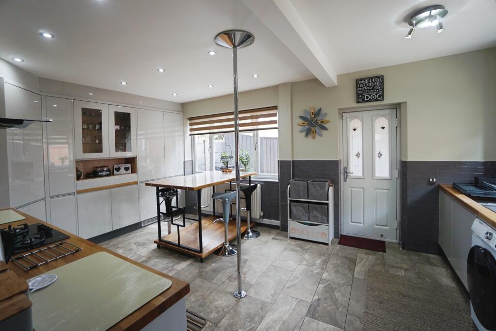 House in Dudley, Wrens Nest, Swan Village - View 2