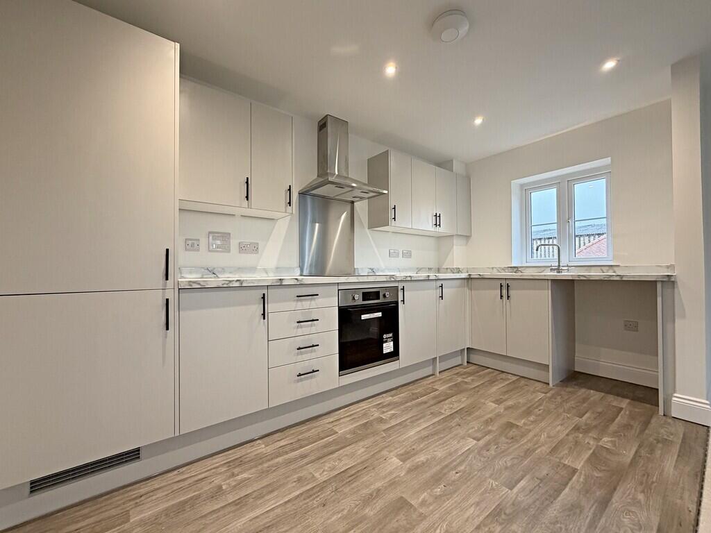 Apartment in Redhill - View 3