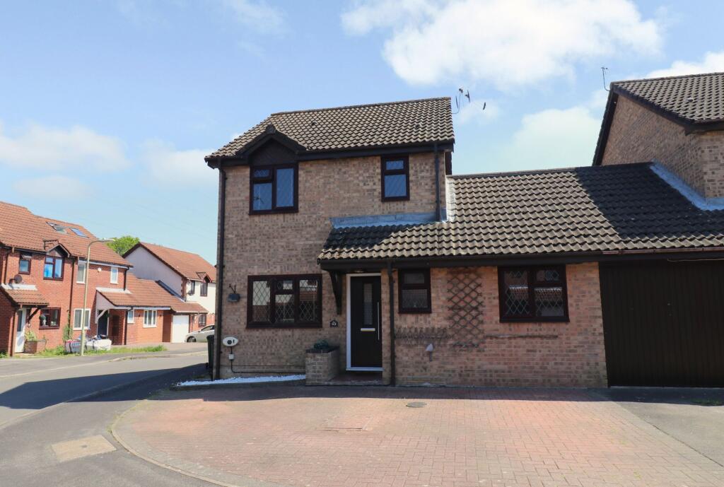 Main image of property: Malvern Gardens, Hedge End, SO30