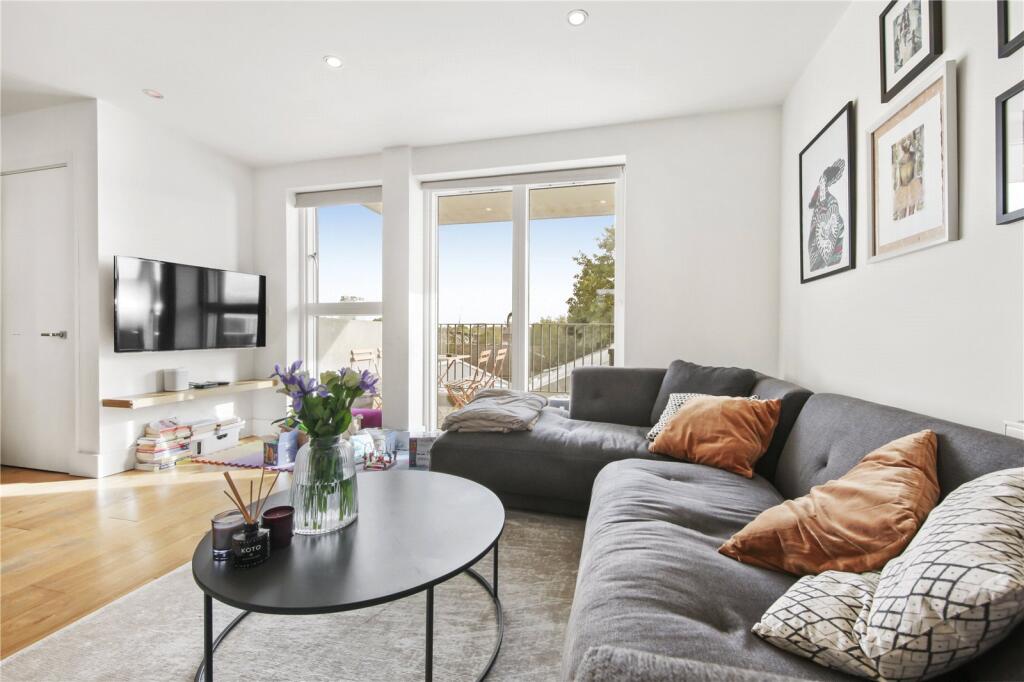 Main image of property: Carpenters Place,
Clapham, SW4