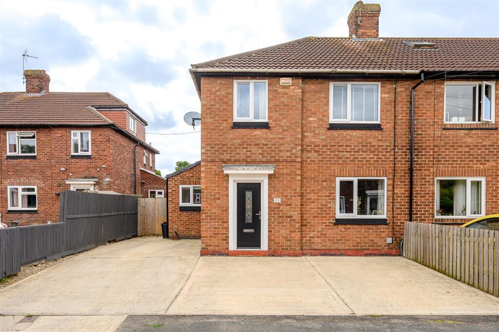 Main image of property: Little Avenue, Clifton, York, YO30 6JG