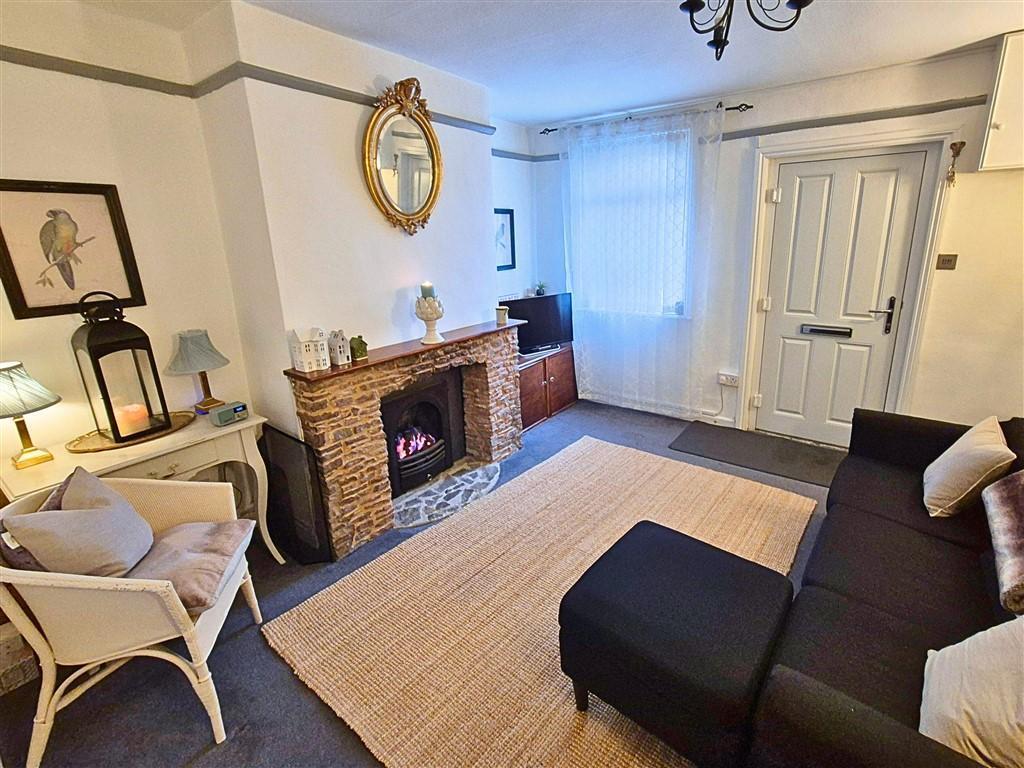 64, Bridge Street, Leominster, Herefordshire, HR6 8DZ photo 2