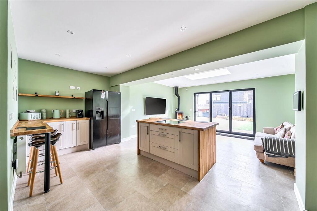 Bargain Close, Nursling, Southampton, Hampshire, SO16 photo 2