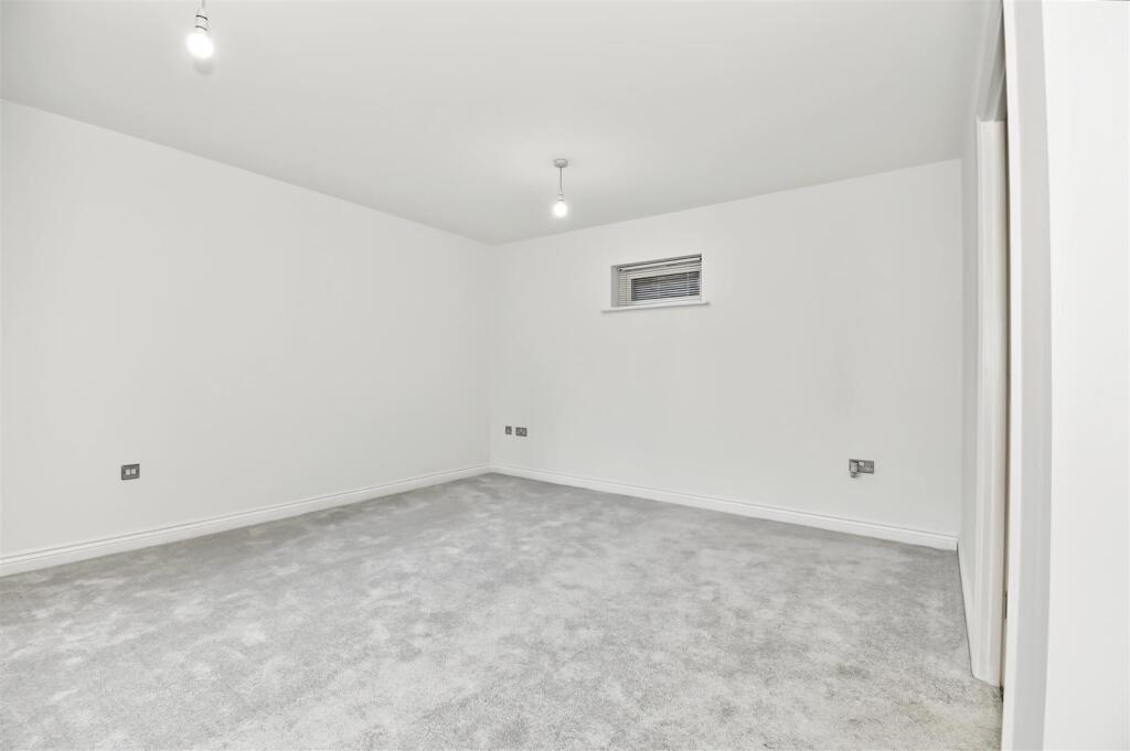 House in Warwick, Royal Leamington Spa - View 4