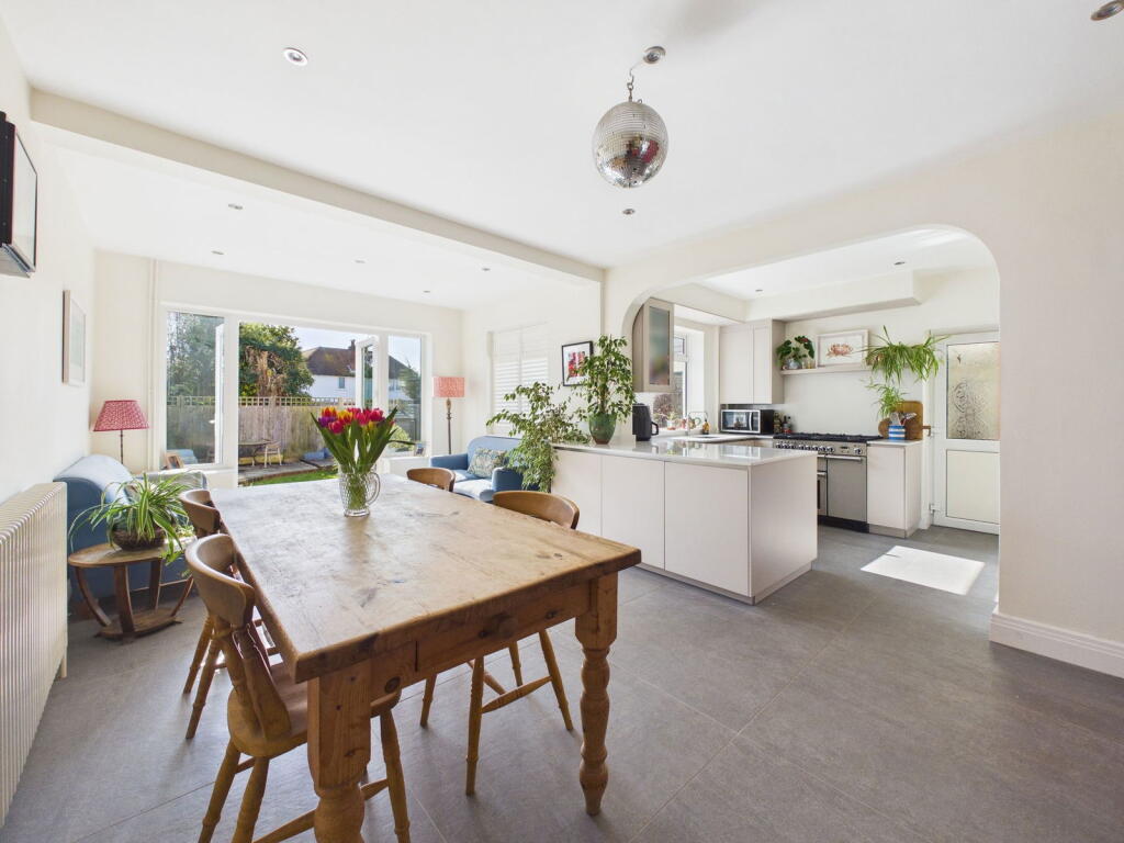 Angus Road, Goring-by-Sea, Worthing, BN12 photo 2