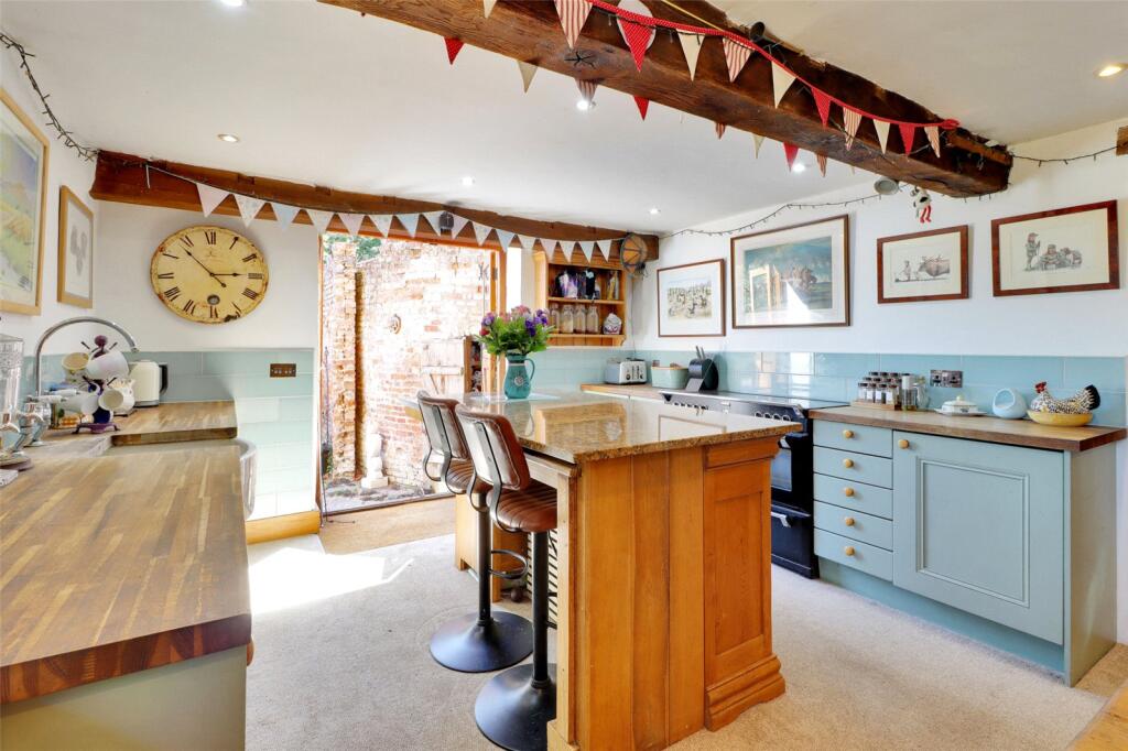 House in Tonbridge - More