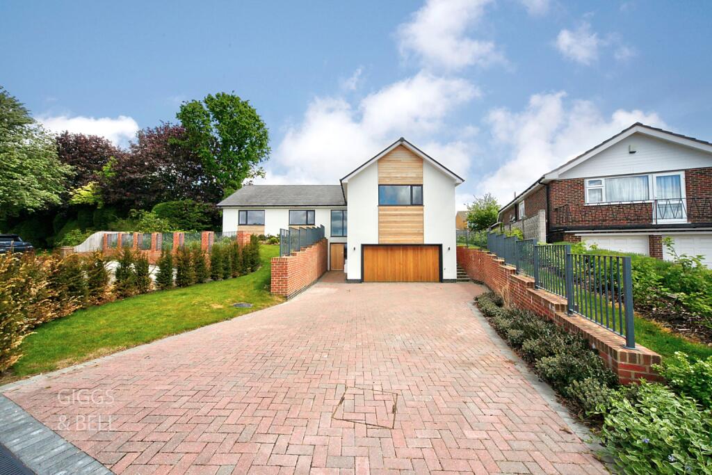 Main image of property: Wendover Way, Luton, Bedfordshire, LU2 7LS
