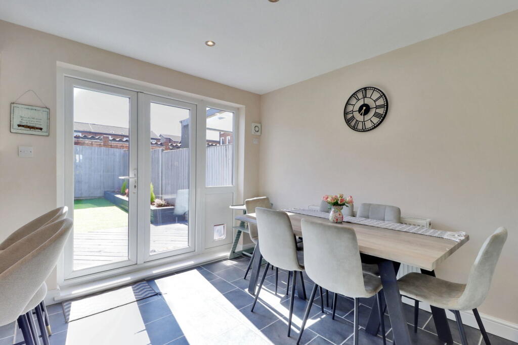 House in Dartford - More